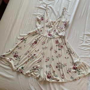 Cute floral romper 🌸